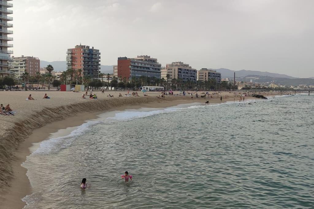 Precioso Barco En Barcelona Hotel Badalona Ngoại thất bức ảnh